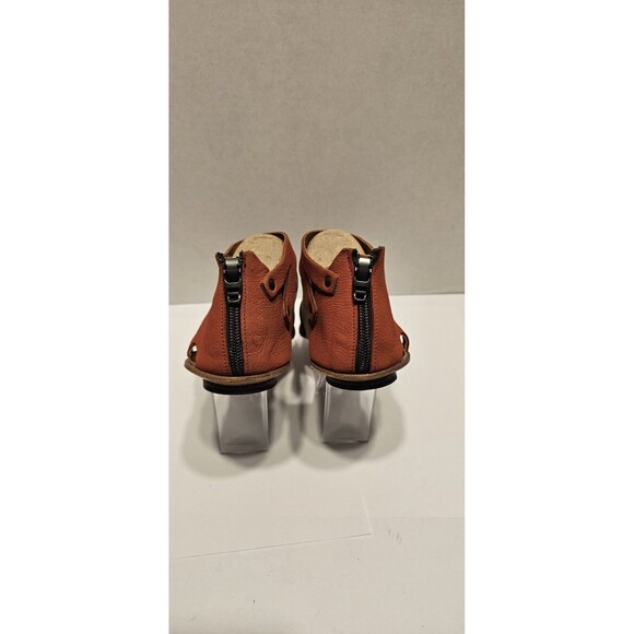 Cydwoq Rock Sandals Orange Leather Resort Retail $316 Sz 37 U.S. 6.5 - 7 - Picture 4 of 8